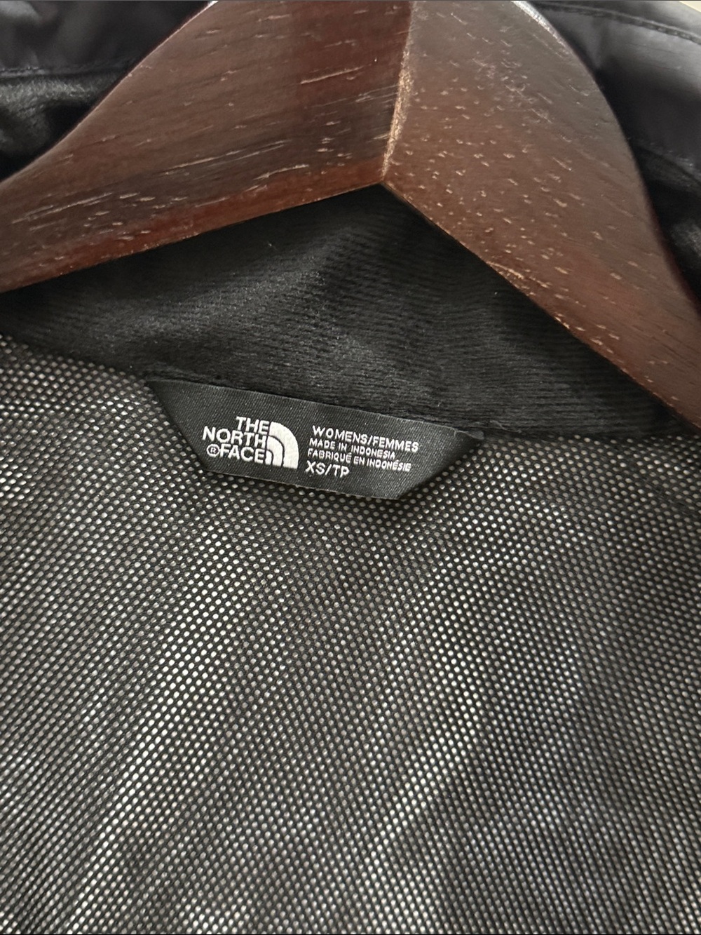 The North Face DryVent Women's Black Hooded Ski/Snow Shell Rain Jacket - Picture 5 of 6